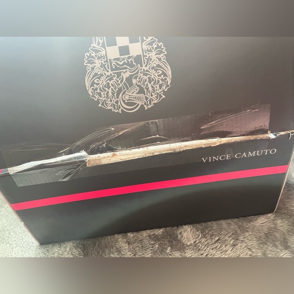 Laidback Kimano sandal from Vince Camuto. - Picture 8 of 11